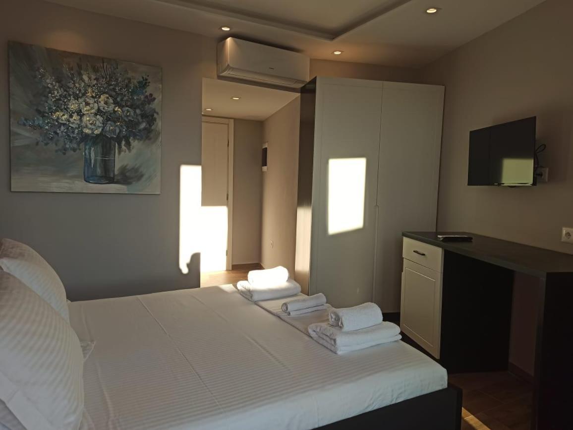 The View Hotel Ksamil Esterno foto