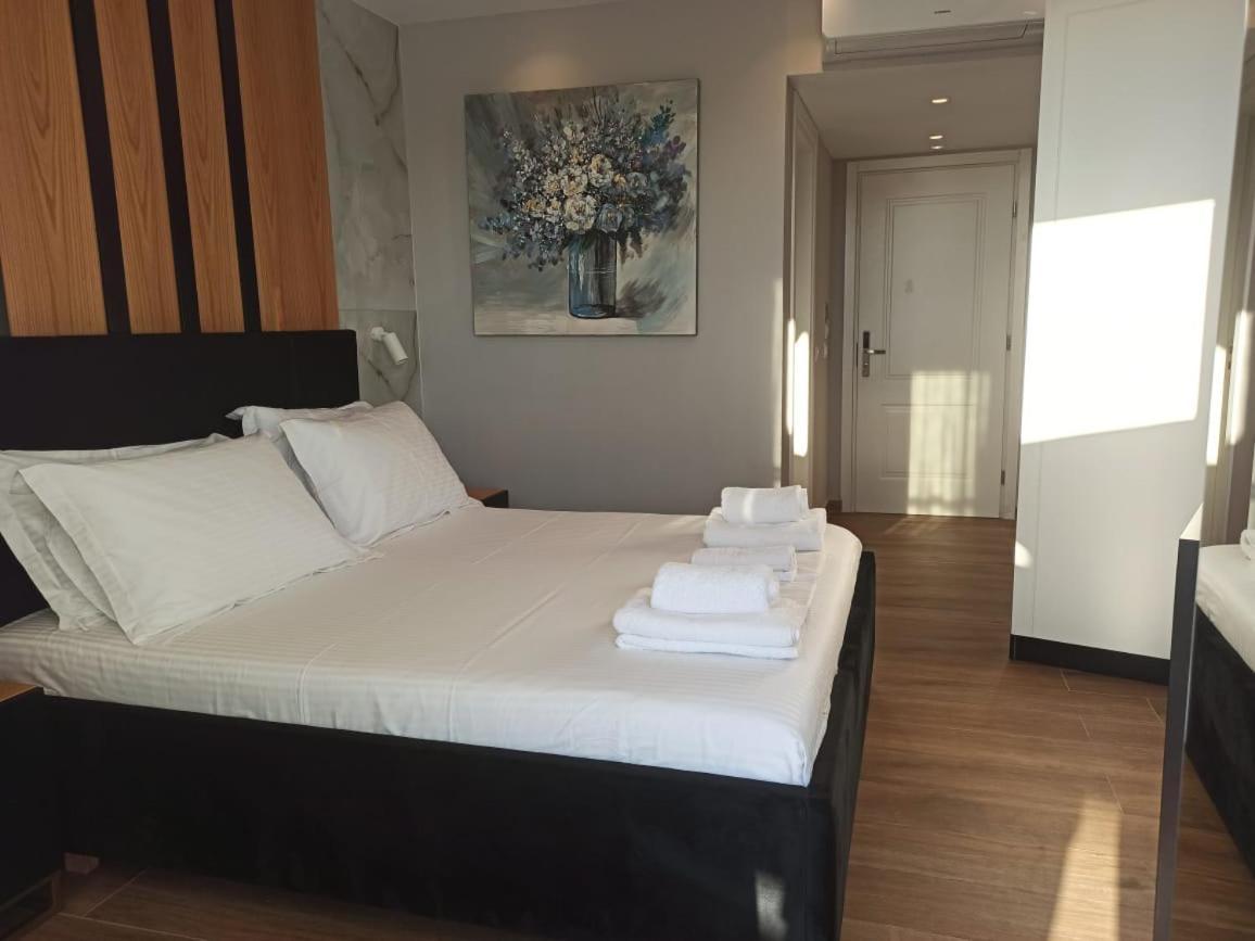 The View Hotel Ksamil Esterno foto