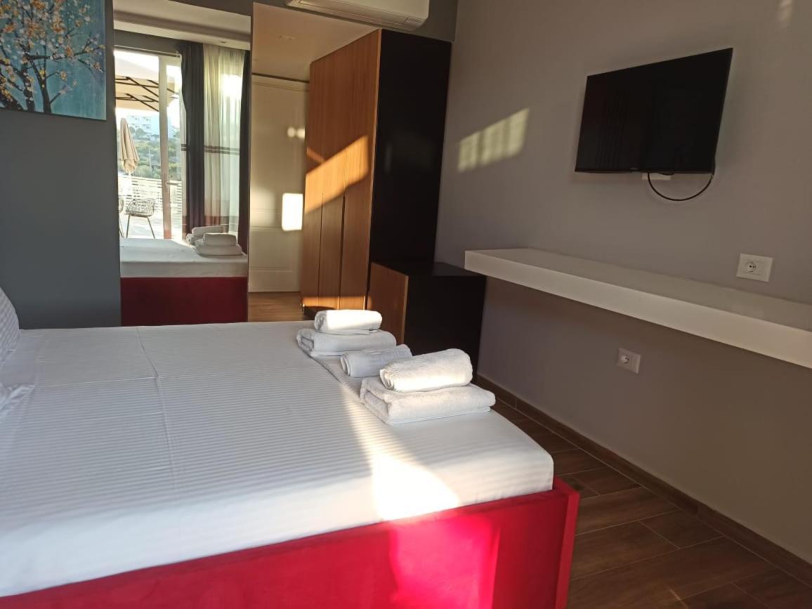 The View Hotel Ksamil Esterno foto