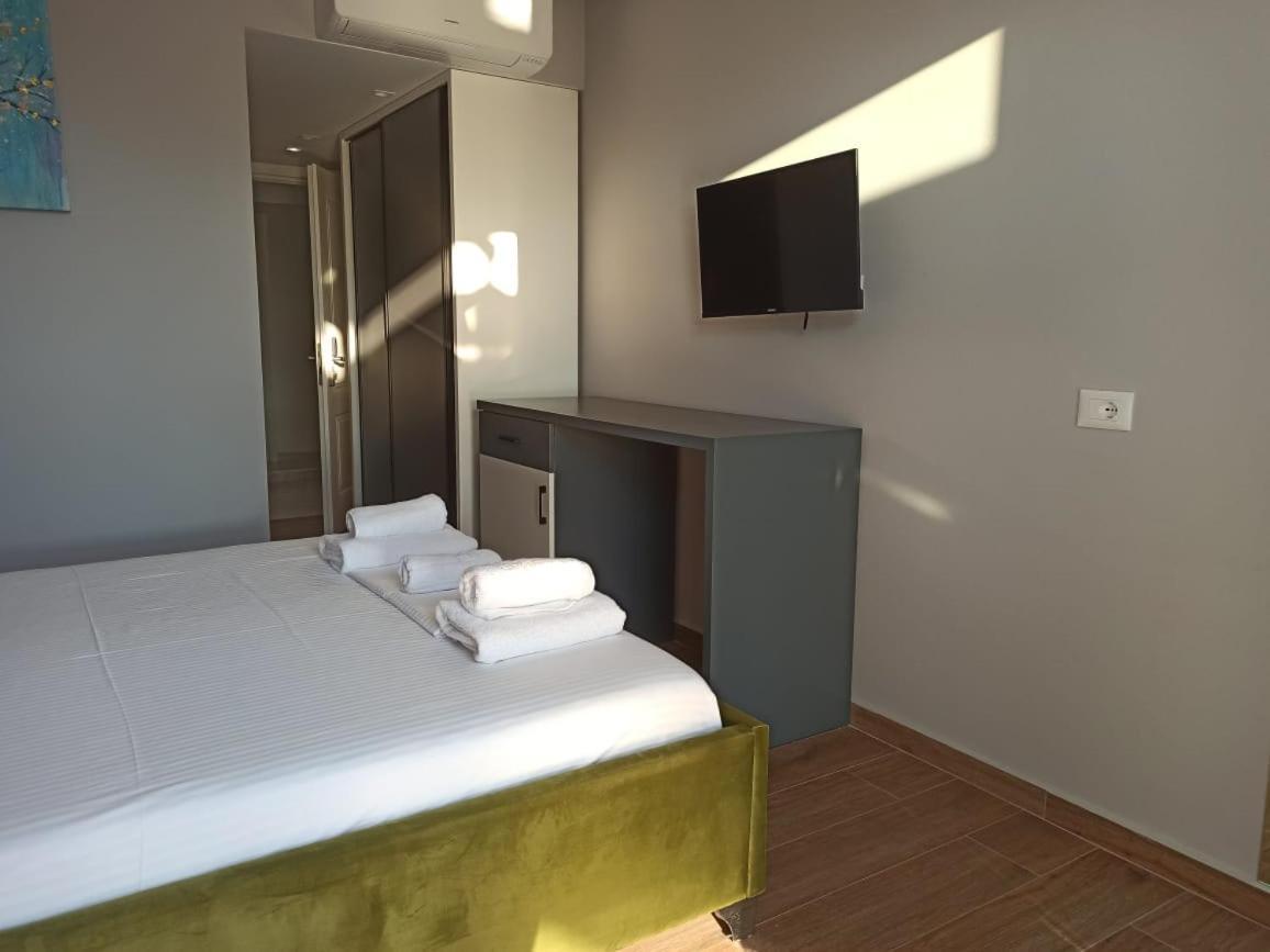 The View Hotel Ksamil Esterno foto